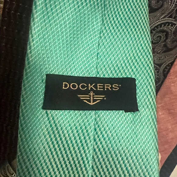 Calvin Klein & Brand Name Men's Tie Collection Teal, Burgundy, Pink, Black, Etc. - Picture 5 of 9